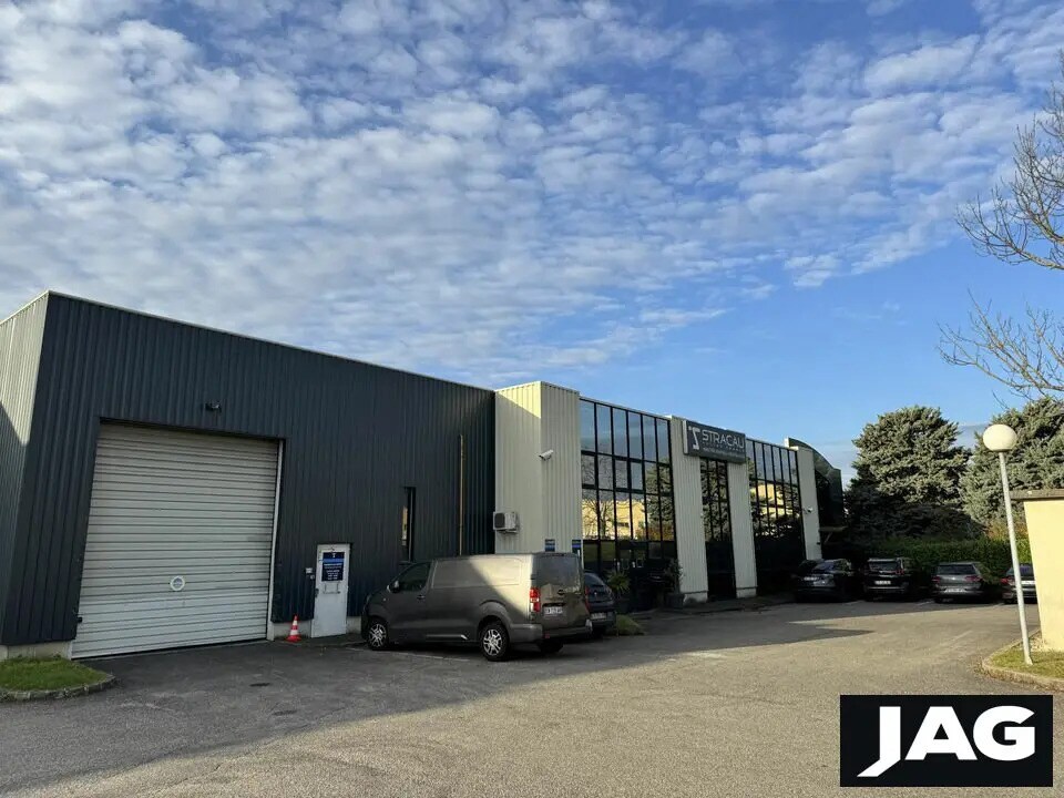 Bureau dans Genas à louer Photo de l’immeuble– Image 1 sur 7