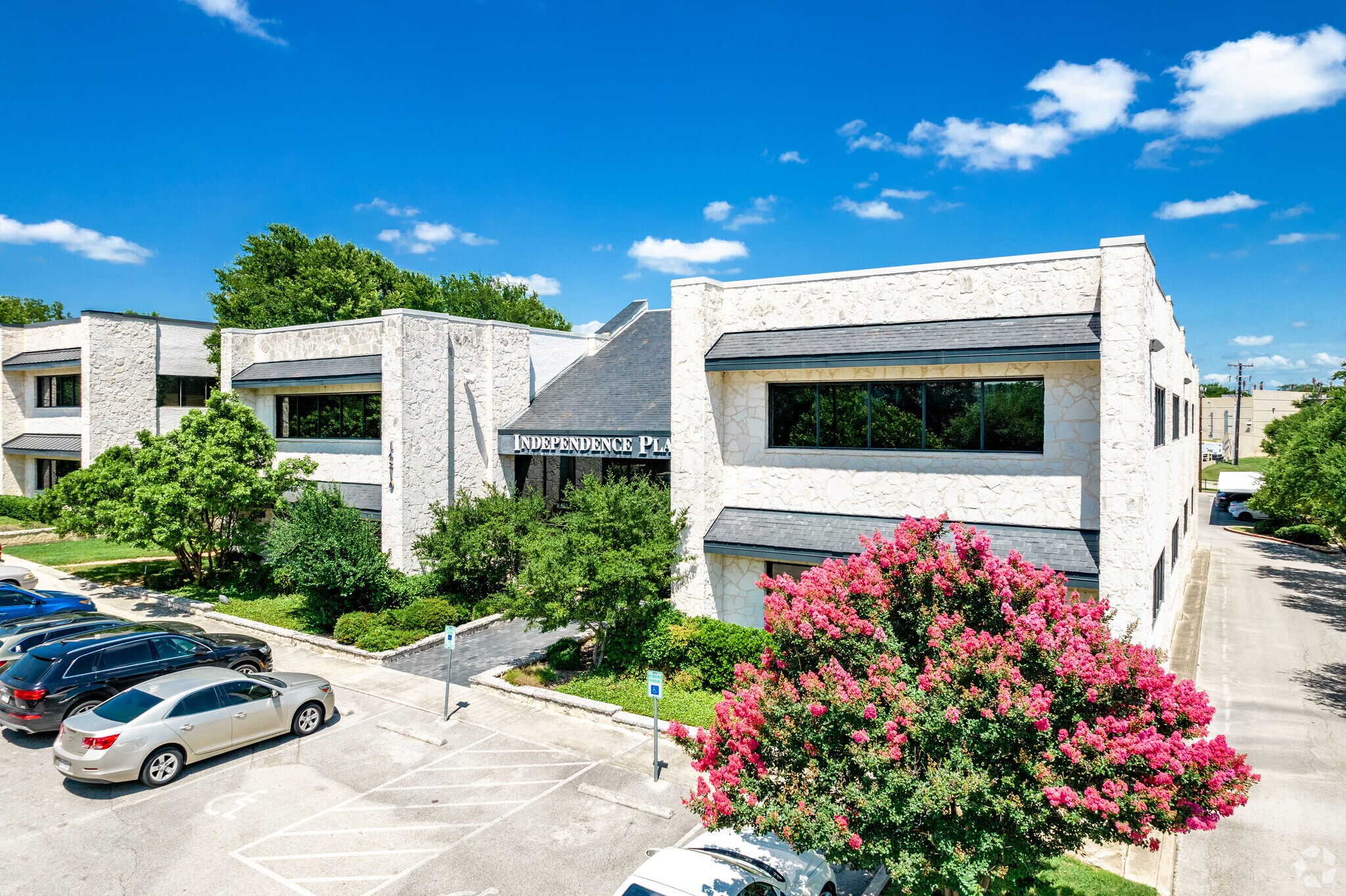14310 Northbrook Dr, San Antonio, TX à louer Photo principale– Image 1 sur 20