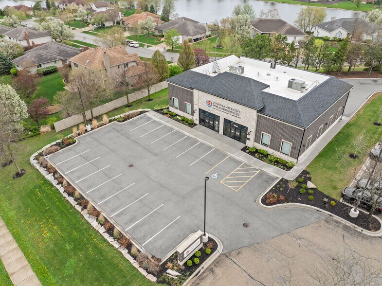11240 W Laraway Rd, Frankfort, IL à louer - Photo de l’immeuble – Image 3 sur 37