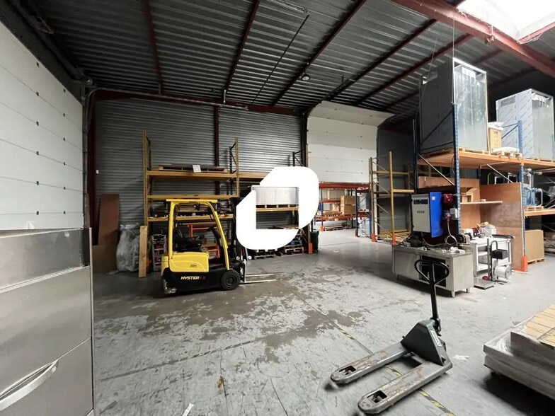 Local d’activités dans Tilloy-lès-Mofflaines à louer - Photo de l’immeuble – Image 3 sur 16