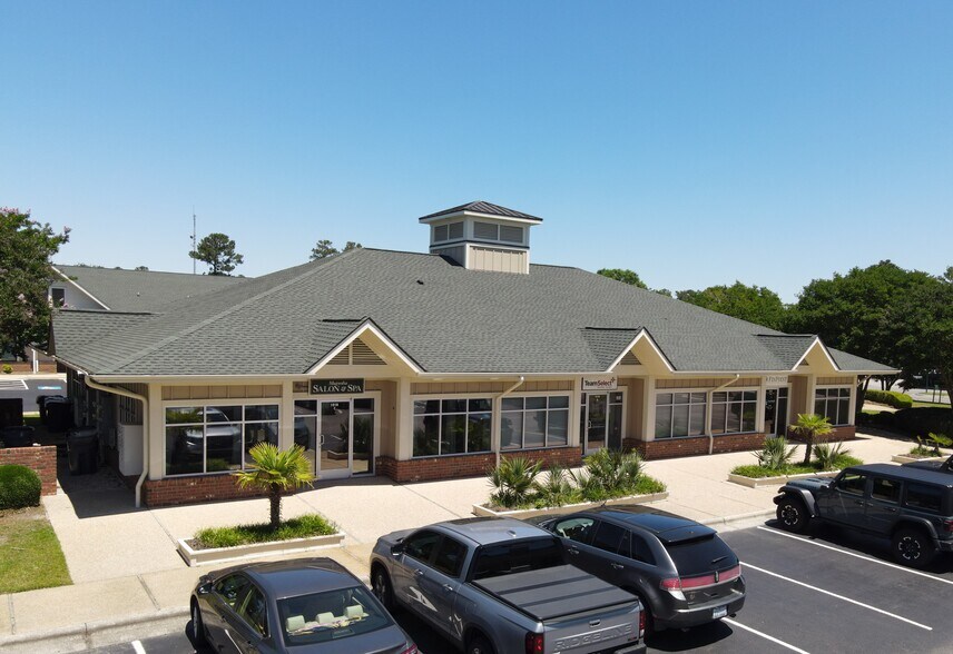 1018 Grandiflora Dr, Leland, NC à louer - Photo de l’immeuble – Image 1 sur 9