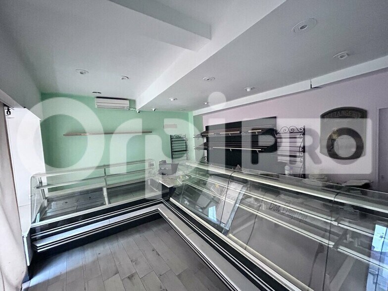 Local commercial dans Bretigny Sur Orge à vendre - Photo de l’immeuble – Image 2 sur 8