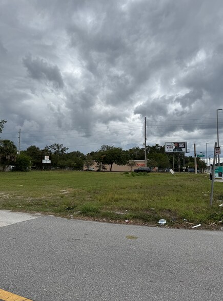 815 E 131st Ave, Tampa, FL à vendre - Photo de l’immeuble – Image 3 sur 6