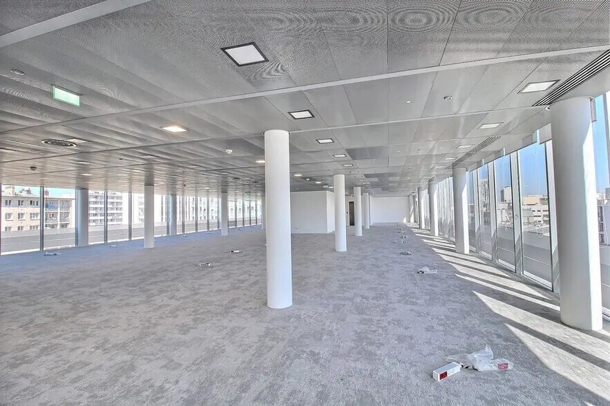 7-11 Avenue De Flandre, Paris à louer - Photo de l’immeuble – Image 1 sur 11