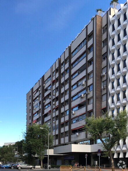 Calle de Francisco Gervás, 12, Madrid, Madrid à louer - Photo de l’immeuble – Image 2 sur 2