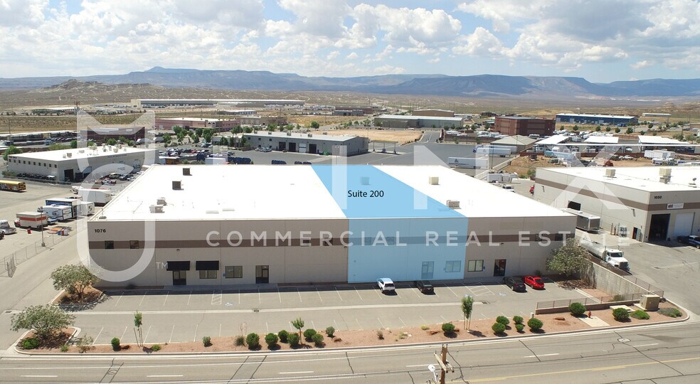 1076 E Commerce St, Saint George, UT à louer - Photo de l’immeuble – Image 1 sur 6