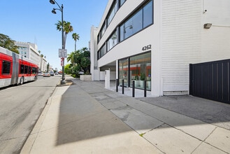 4262 Wilshire Blvd, Los Angeles, CA à louer Photo intérieure– Image 2 sur 22