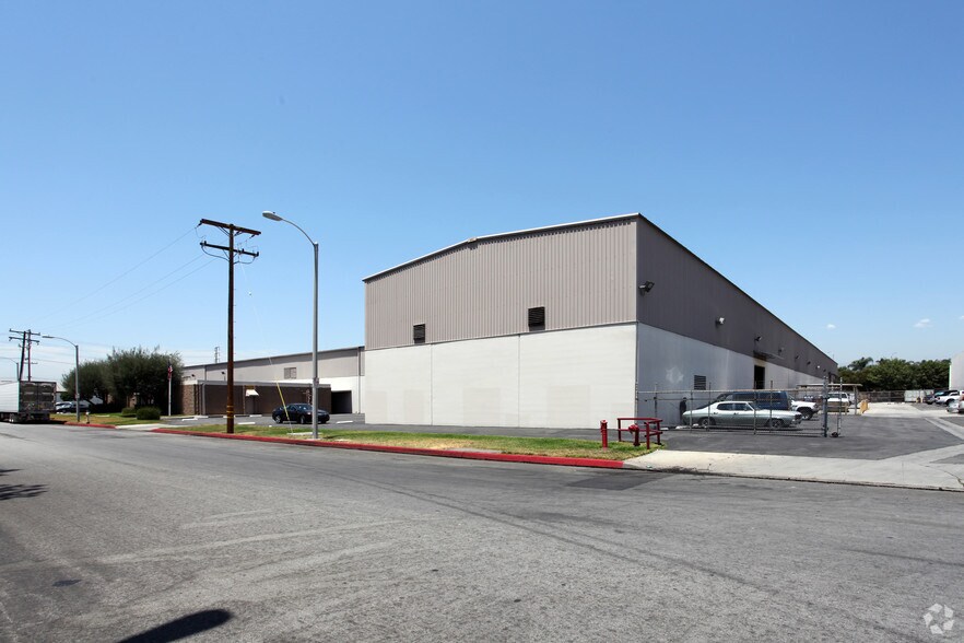 16049 E Stephens St, City Of Industry, CA à vendre - Photo de l’immeuble – Image 3 sur 3