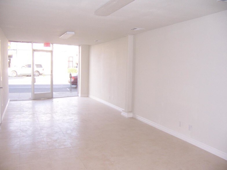 18546 Sherman Way, Reseda, CA à louer - Autre – Image 3 sur 5