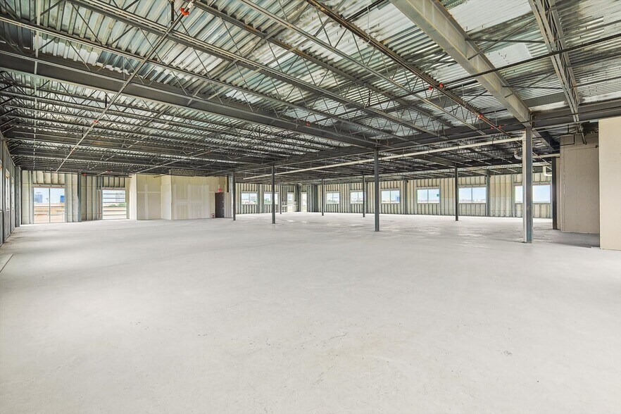 5740 State Highway 121, Plano, TX à vendre - Photo intérieure – Image 3 sur 18