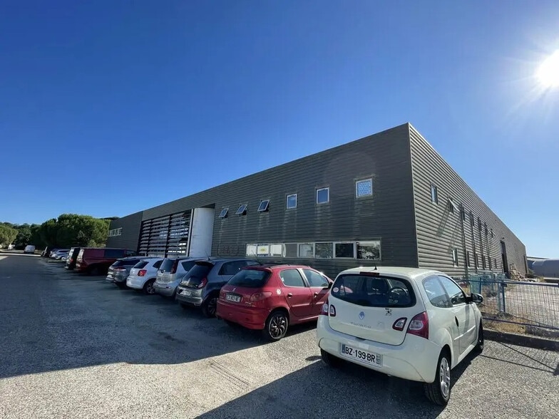 Industriel/Logistique dans Blanquefort à louer - Photo de l’immeuble – Image 1 sur 14