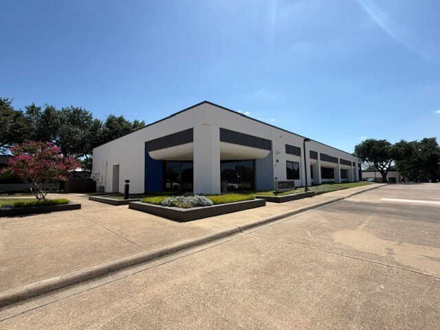 1220 E Campbell Rd E, Richardson, TX à louer Photo de l’immeuble– Image 1 sur 11