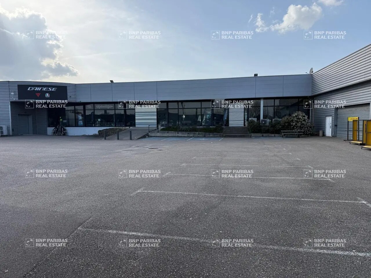 Local d’activités dans Woippy à louer Photo de l’immeuble– Image 1 sur 11