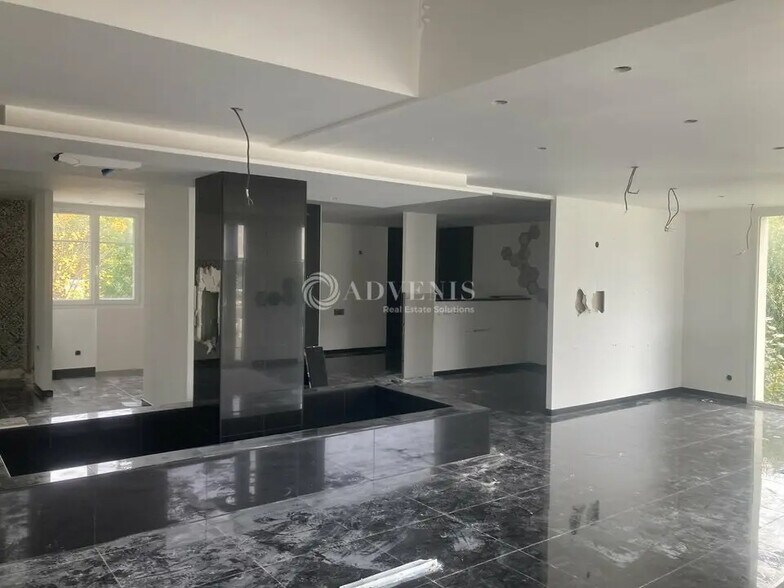 Local commercial dans Saint-Gervais-la-Forêt à louer - Photo intérieure – Image 2 sur 3