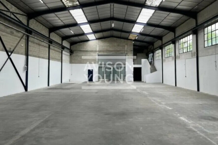 Local d’activités dans Morangis à louer - Photo intérieure – Image 2 sur 3