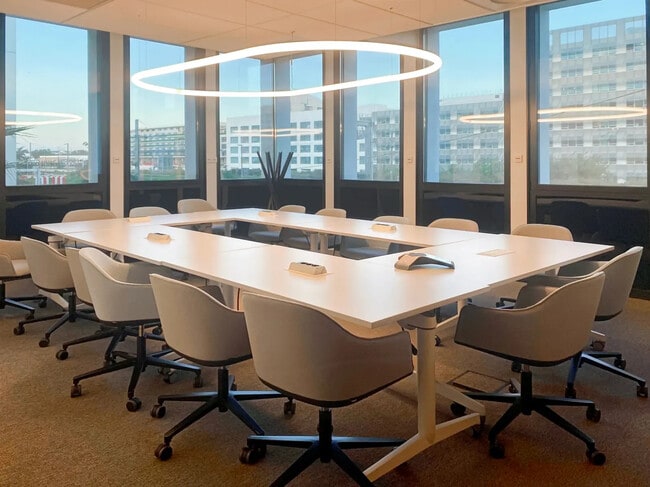 Plus de détails pour 143 Boulevard René Cassin, Nice - Bureau à louer