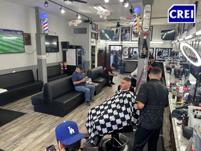 216-220 S Brand Blvd, San Fernando, CA à louer Photo intérieure– Image 2 sur 9