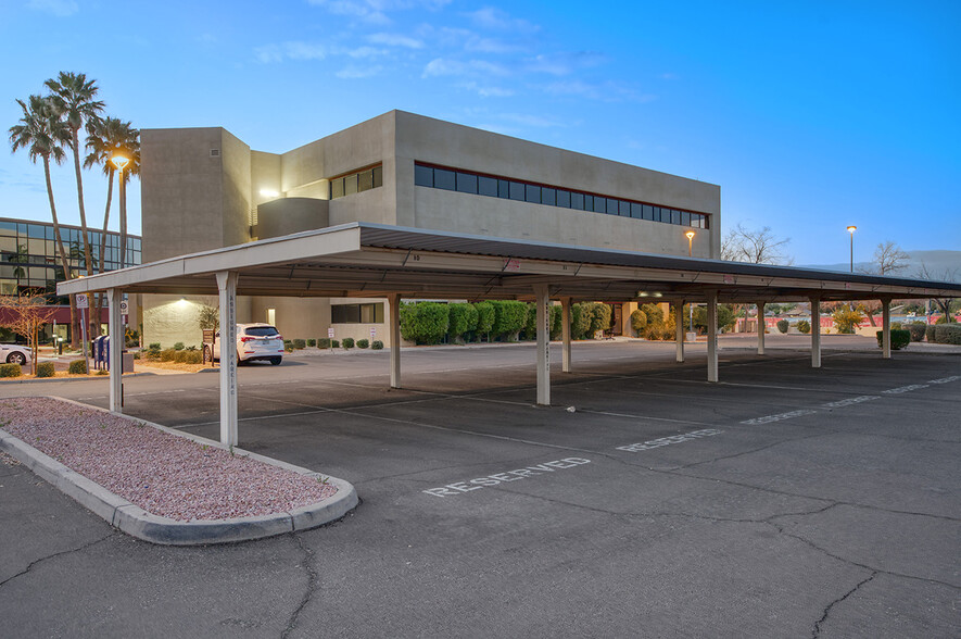 6525 W Sack Dr, Glendale, AZ à louer - Photo de l’immeuble – Image 3 sur 5
