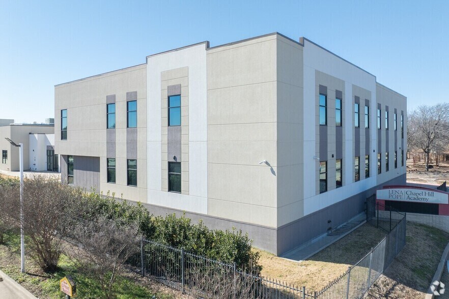 4640 Sycamore & 7520 S Hulen portefeuille de 2 biens à vendre sur LoopNet.fr - Photo de l’immeuble – Image 2 sur 7