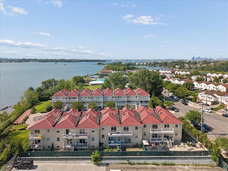 INVESTMENT- Zerega Ave portefeuille de 1 biens à vendre sur LoopNet.fr - Photo de l’immeuble – Image 2 sur 22