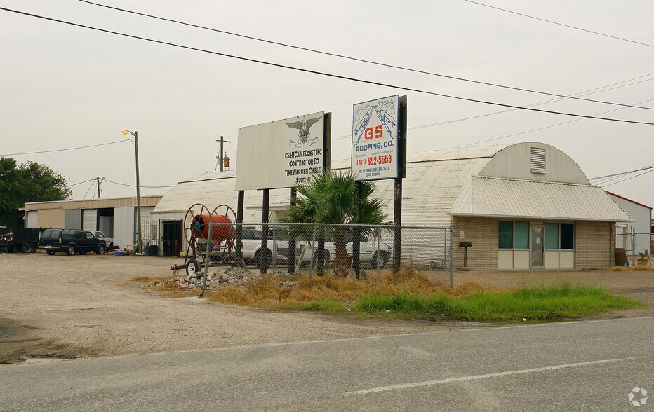 5741 Leopard St, Corpus Christi, TX à louer - Photo de l’immeuble – Image 3 sur 12