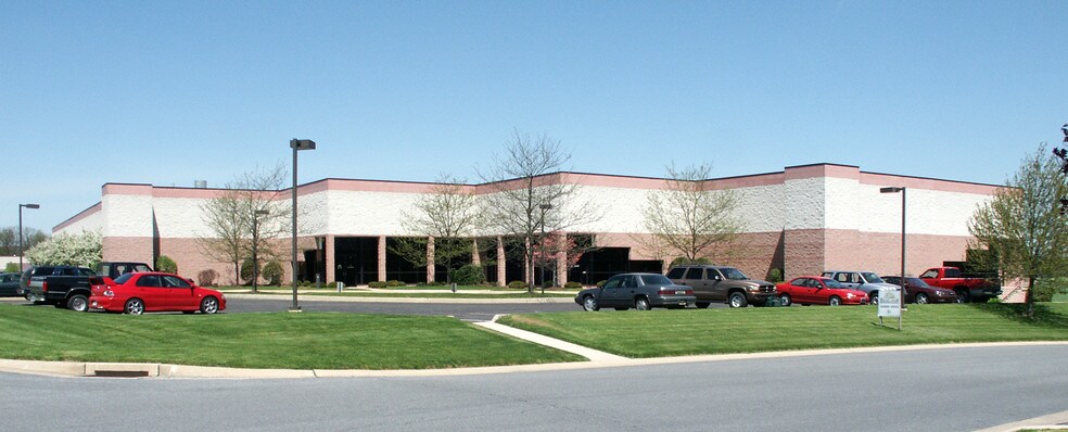 555 Fox Chase, Coatesville, PA à louer - Photo de l’immeuble – Image 2 sur 6