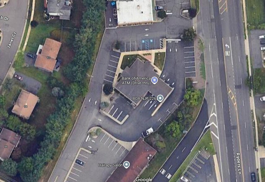 100 Ryders Ln, Milltown, NJ à louer - Photo de l’immeuble – Image 2 sur 6