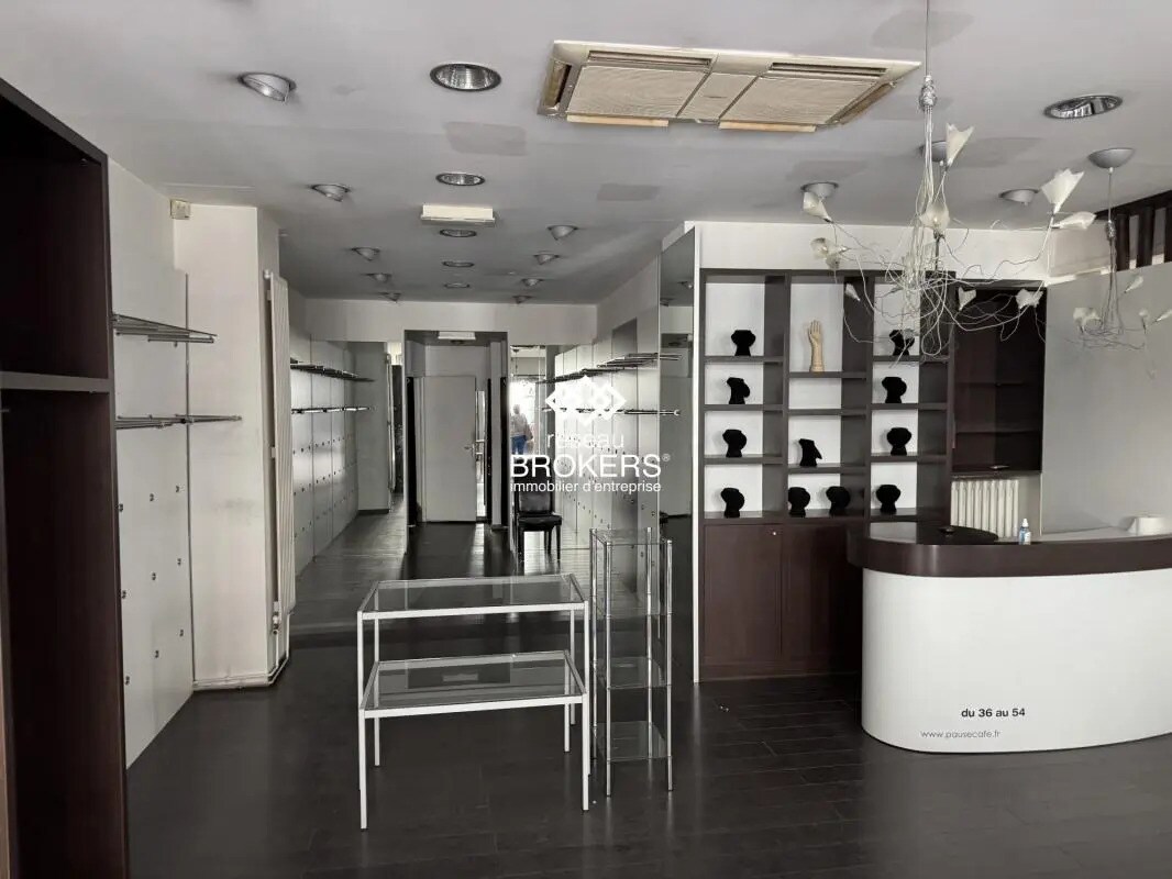 Local commercial dans Saint-Étienne à louer Photo de l’immeuble– Image 1 sur 11