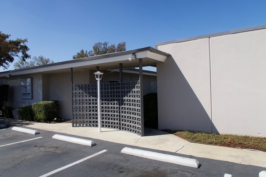 1013 N Begonia Ave, Ontario, CA à louer - Autre – Image 2 sur 9