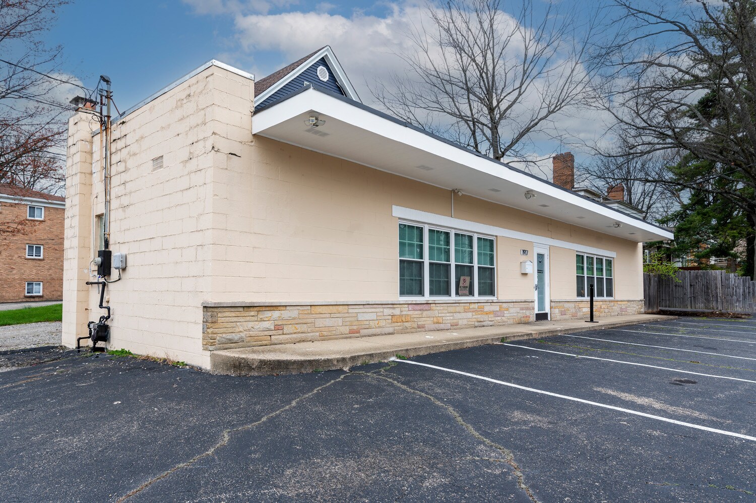 1917 Sutton Ave, Cincinnati, OH à vendre Photo de l’immeuble– Image 1 sur 31