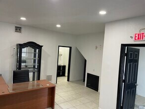 4719 SE 6th Ave, Cape Coral, FL à louer Photo intérieure– Image 2 sur 17