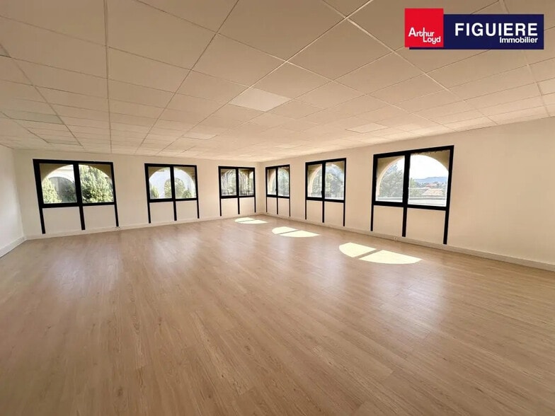 11 Boulevard De La Grande Thumine, Aix-en-Provence à vendre - Photo de l’immeuble – Image 3 sur 7