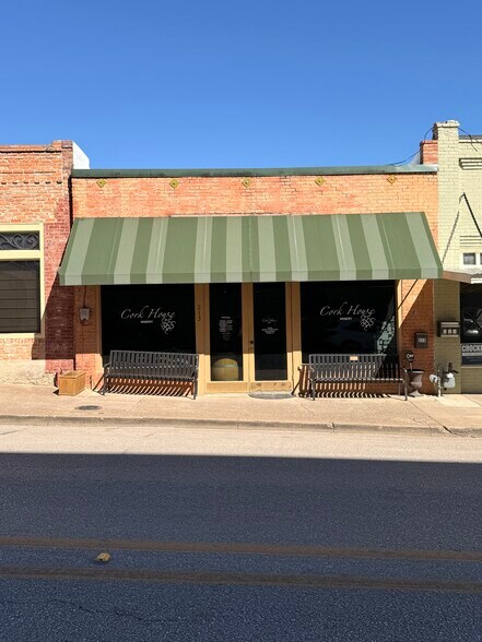 213 E Main St, Waxahachie, TX à vendre - Photo principale – Image 1 sur 9
