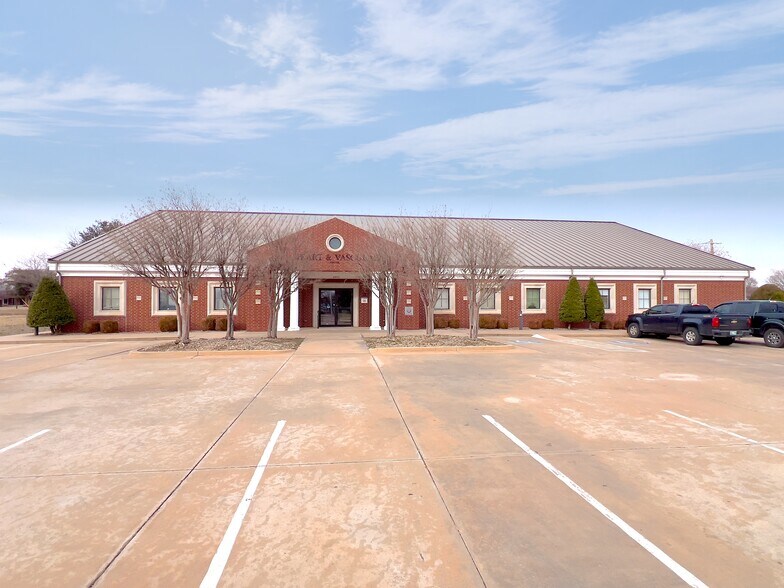 1015 E Broadway St, Altus, OK à louer - Photo principale – Image 1 sur 12