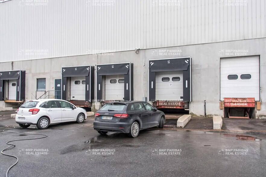 Local d’activités dans Bondoufle à louer - Photo de l’immeuble – Image 2 sur 12
