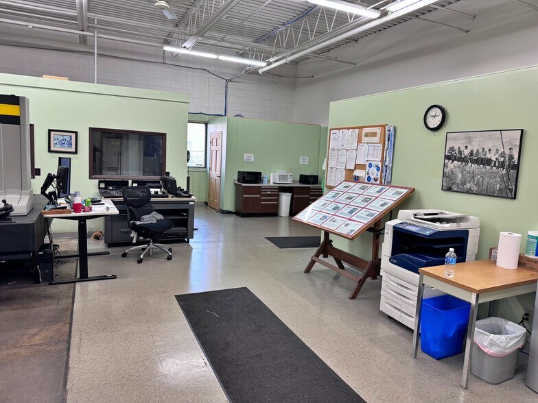 5191 27th Ave, Rockford, IL à louer - Photo intérieure – Image 2 sur 13