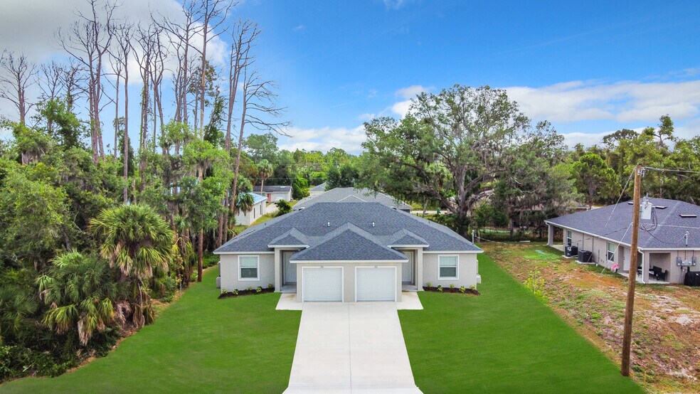 2112 Dorion St, Port Charlotte, FL à vendre - Photo principale – Image 1 sur 1