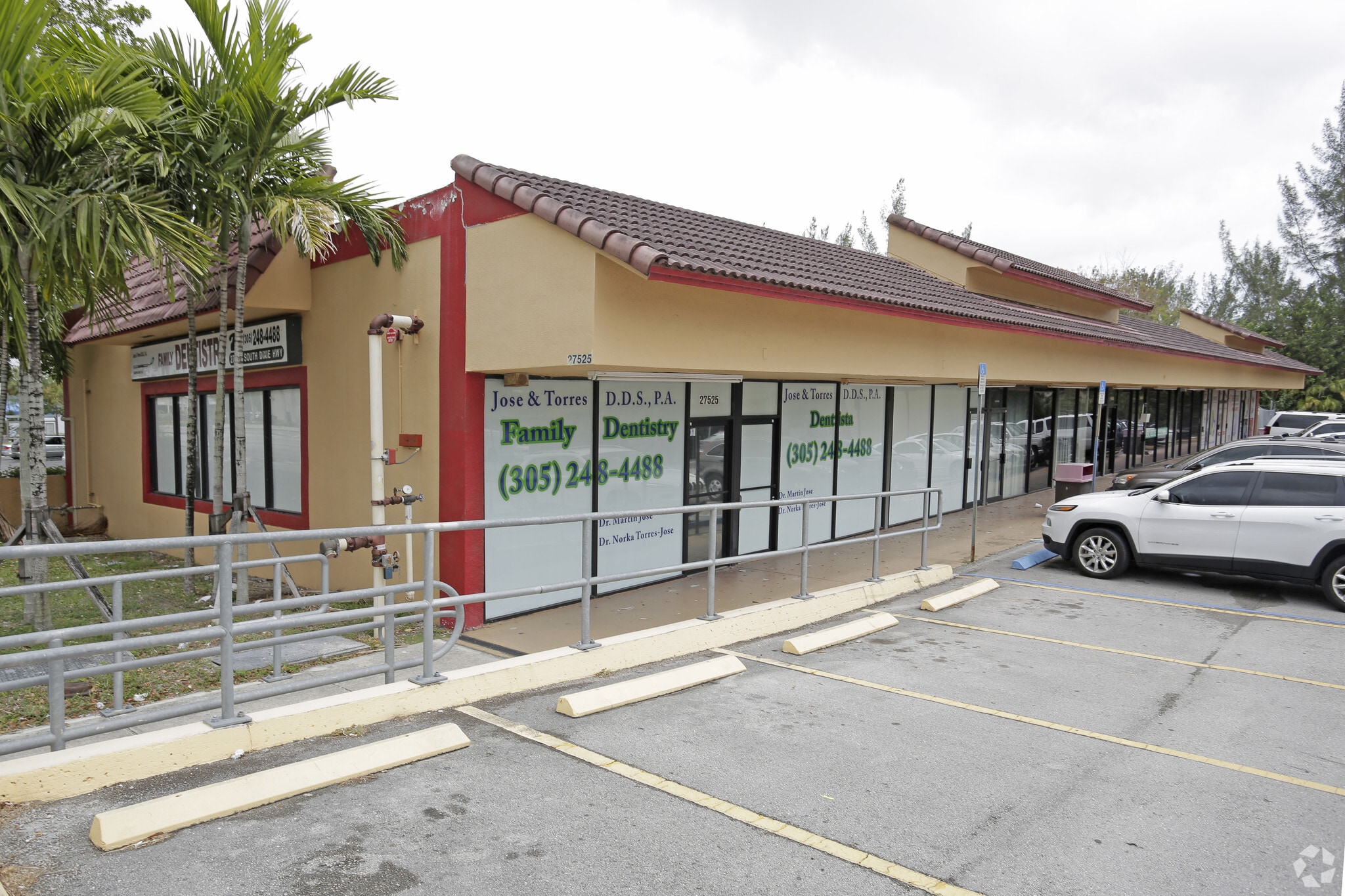27525-27591 S Dixie Hwy, Naranja, FL à louer Photo principale– Image 1 sur 17