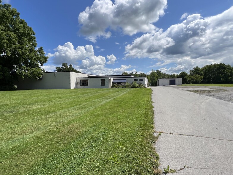 1175 Bragg St, Honeoye Falls, NY à louer - Photo de l’immeuble – Image 1 sur 14