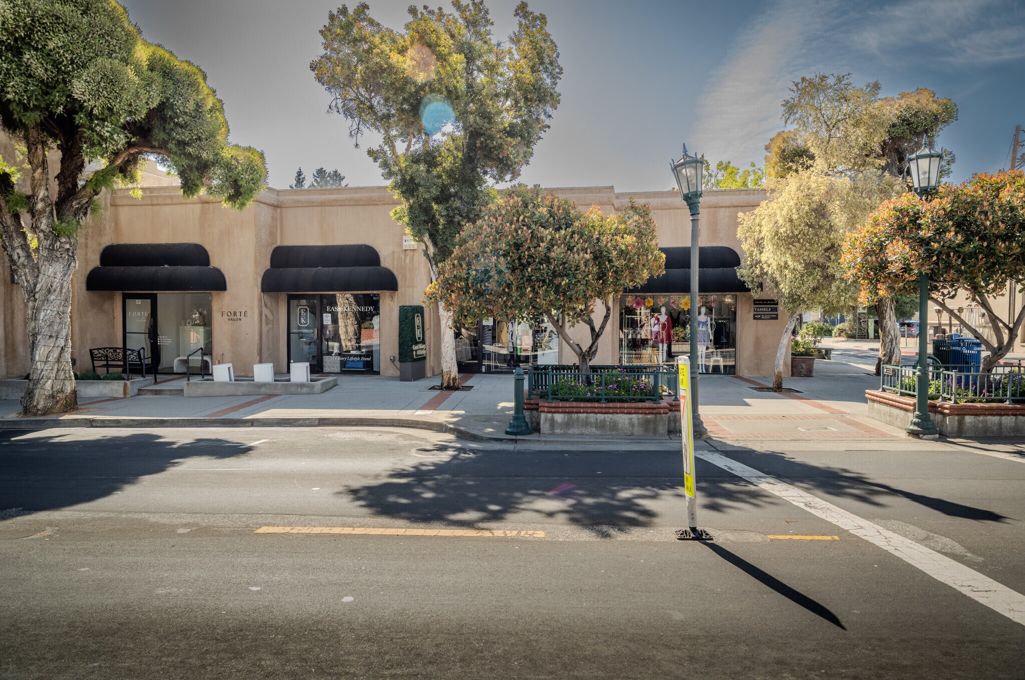 48 N Santa Cruz Ave, Los Gatos, CA à louer Photo de l’immeuble– Image 1 sur 21