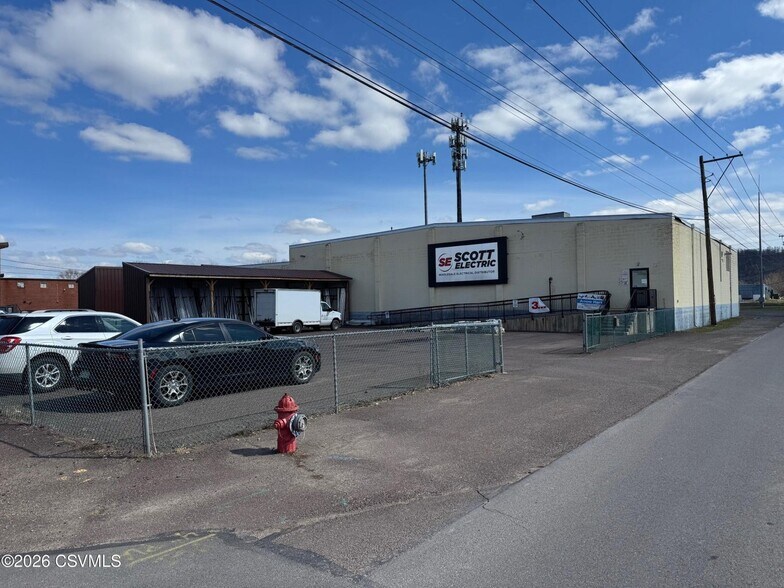 340 6th St, Bloomsburg, PA à vendre - Photo principale – Image 1 sur 6