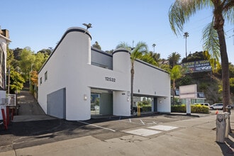 12532 Ventura Blvd, Studio City, CA à louer Photo intérieure– Image 2 sur 25