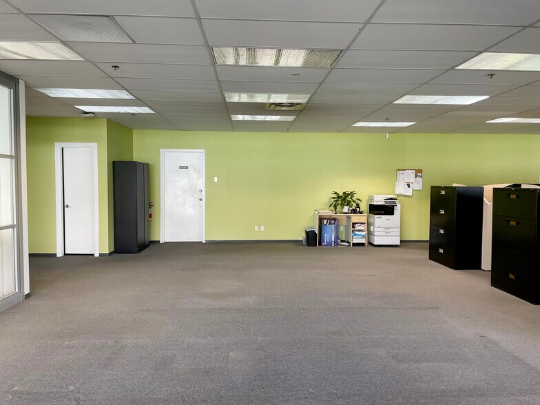 342 E Kent Ave S, Vancouver, BC à louer - Photo de l’immeuble – Image 3 sur 5