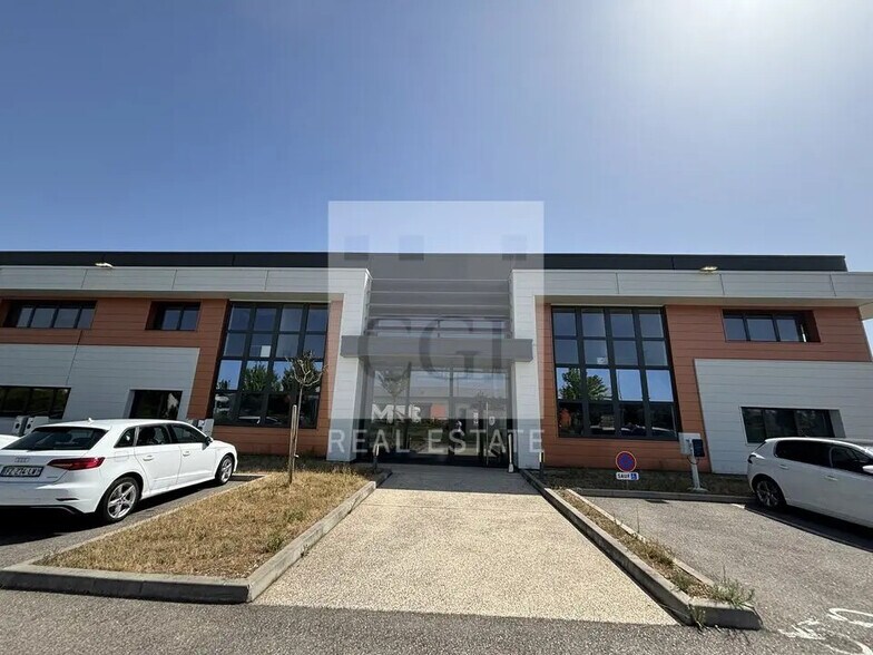 Bureau dans Meyzieu à louer - Photo de l’immeuble – Image 2 sur 12
