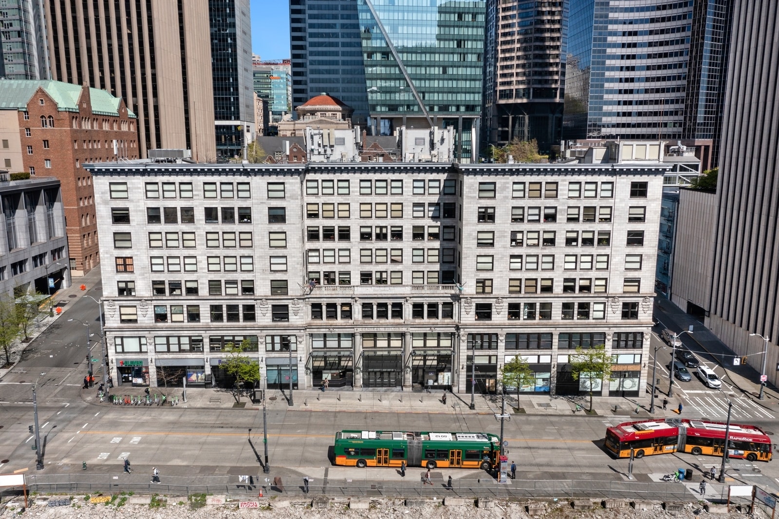 810 3rd Ave, Seattle, WA à vendre Photo intérieure– Image 1 sur 6
