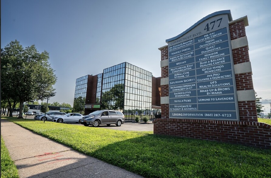 477 Connecticut Blvd, East Hartford, CT à louer - Photo principale – Image 1 sur 34