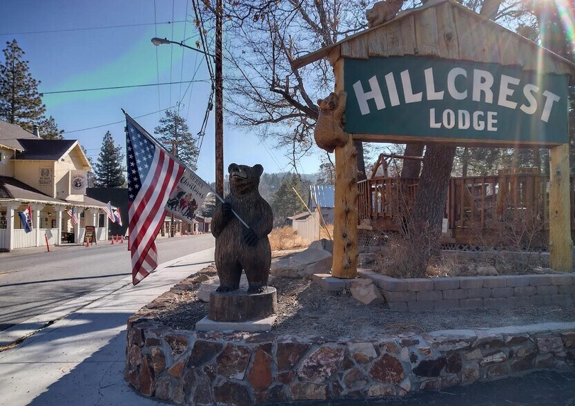 40241 Big Bear Blvd, Big Bear Lake, CA à vendre - Photo principale – Image 1 sur 37