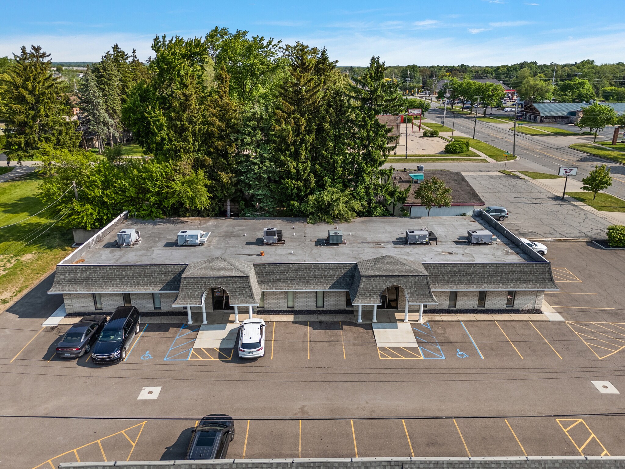 48701 Van Dyke Ave, Shelby Township, MI à vendre Photo de l’immeuble– Image 1 sur 12