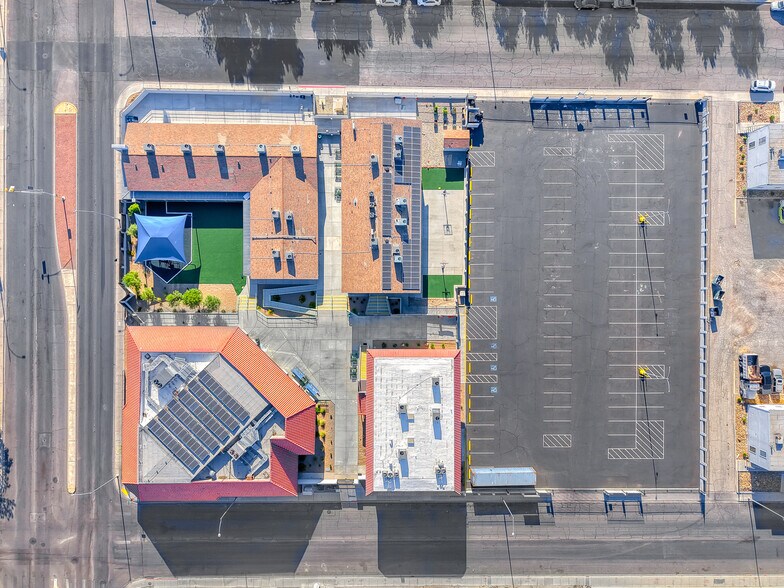 2141 E Owens Ave, North Las Vegas, NV à vendre - Photo de l’immeuble – Image 3 sur 16