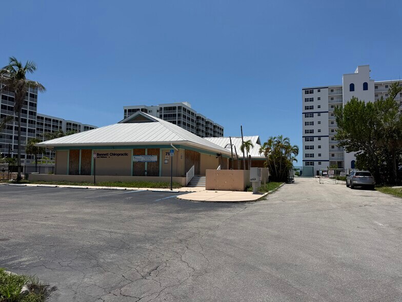 7128 Estero Blvd, Fort Myers, FL à vendre - Photo de l’immeuble – Image 2 sur 16
